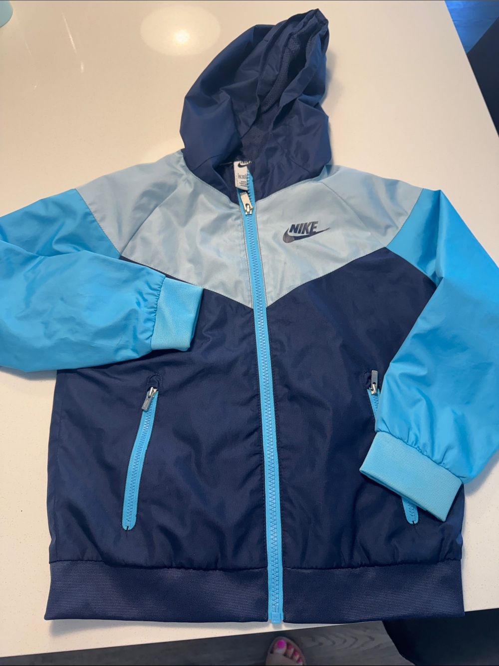 Nike Boys' lightweight Jacket - Navy & Light Blue